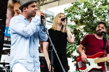 Dagobert Weiß & Kristiina Tuomi live beim Oldtimer Treffen Berlin Frohnau